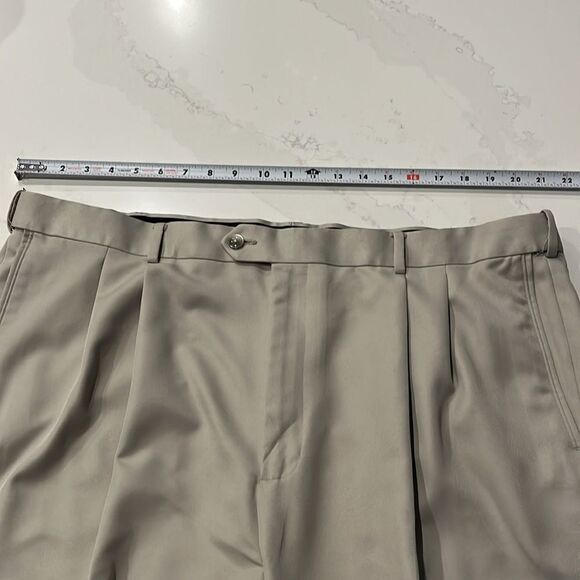 Men's Roundtree & Yorke Easy Care Tan Slacks - Picture 5 of 9
